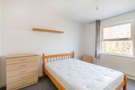 6 bedroom house to rent - Photo 2