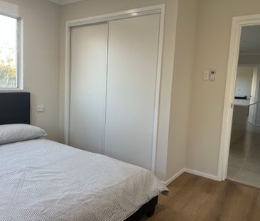Rare Rental Opportunity – Space, Parking & Flexibility for Families - Photo 4