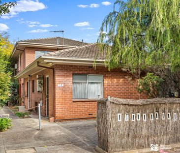 GROUND FLOOR UNIT IN PRIME LOCATION! - Photo 4
