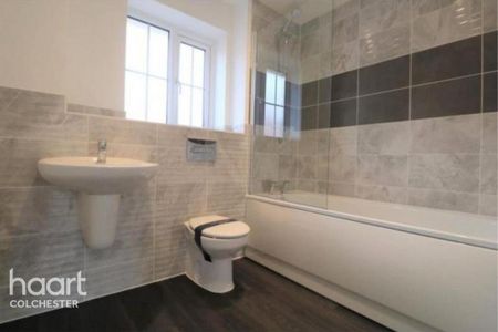 3 bedroom detached house to rent - Photo 5