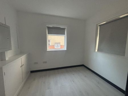 4 bedroom ground floor flat to rent - Photo 5