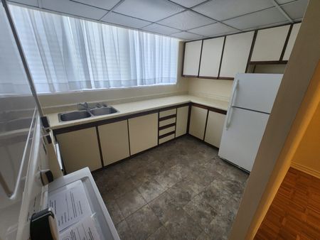 For Lease - 3700 Kaneff Crescent Unit# 2305, Mississauga, Ontario - Photo 4