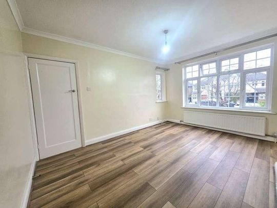 Woodcock Hill, Harrow, HA3 - Photo 1