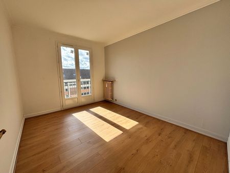 Location Appartement 5 pièces 106m² - Photo 2