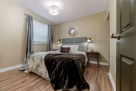 For Lease - 200 Charlton Avenue Unit# 504, Hamilton, Ontario - Photo 4