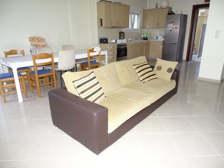 APARTMENT 125 SQ.M. FURNISHED OR EMPTY AND IN A CENTRAL POINT IN PLAGIARI. - Photo 2
