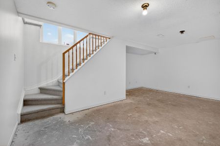 For Lease - 9 CARWOOD Circle, Overbrook - Castleheights and Area, Ontario - Photo 2