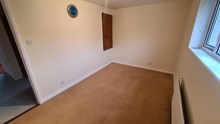 2 bedroom semi-detached house to rent - Photo 5