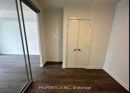 357 King Street W #2404 - Photo 3