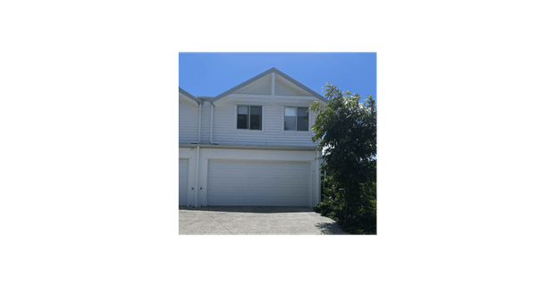 Hamptons-Inspired Villa - Photo 1