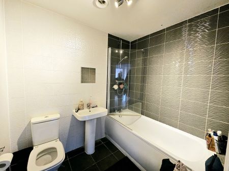 Elstree Way, WD6 1BZ, Borehamwood - Photo 2