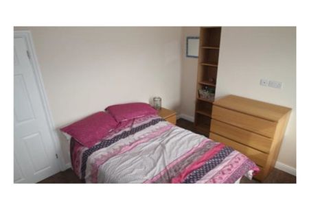 Hungate - House Share - 1 Room Available From March - Photo 3