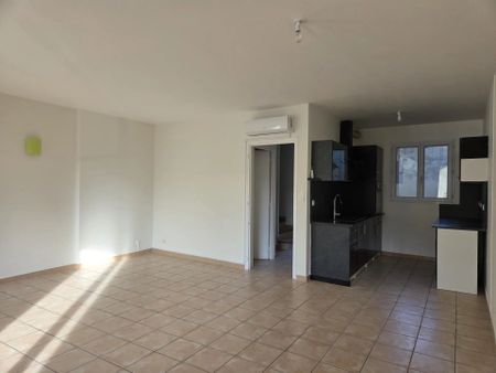 Location Maison de ville 3 pièces 83 m2 à Mondragon - Photo 2