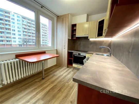Nabízíme k pronájmu moderní byt po rekonstrukci 2+1, 56 m - Photo 1