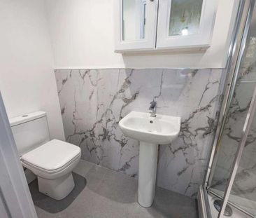 5 bedroom house of multiple occupation to rent - Photo 1