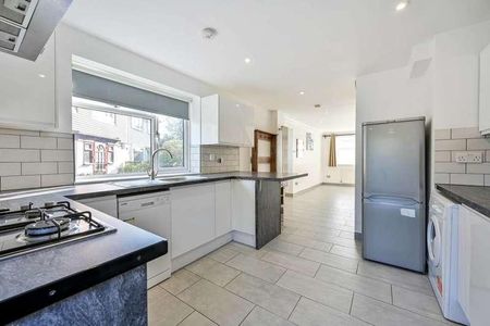 Kt, New Haw, KT15 - Photo 4