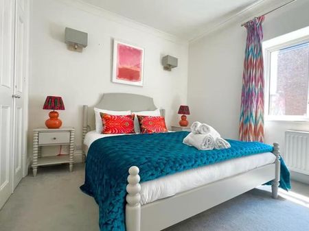 Curzon Street - Photo 4