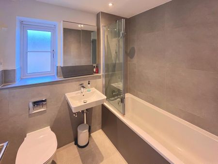 3 bedroom semi-detached house to rent - Photo 4