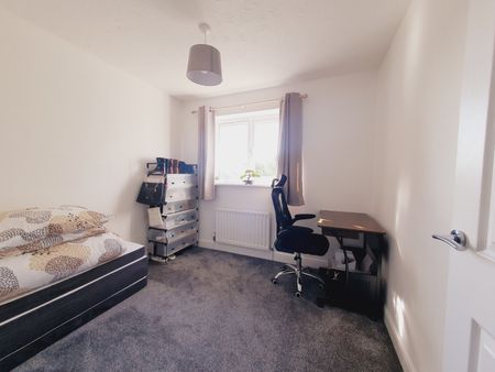 3 bedroom detached house to rent - Photo 4