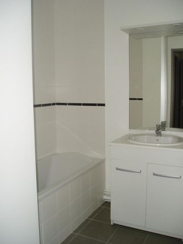 Location Appartement 2 pièces 39m² BRIOUDE 43100 - Photo 2