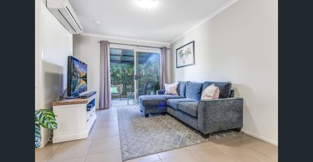 Modern Townhouse Living - Photo 2