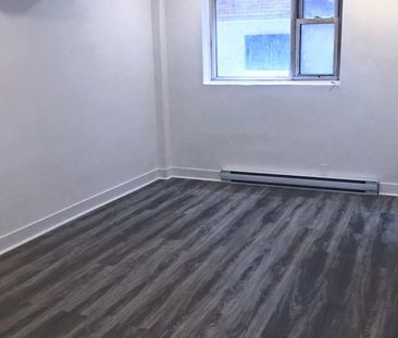 5235 Chemin de la Côte Saint Luc apartment — Montréal, QC (0-Bedroo... - Photo 2