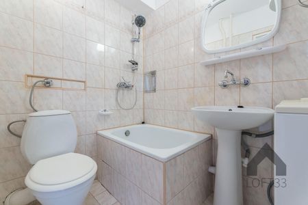 Komfortowe mieszkanie na wynajem — świetna lokalizacja w Jaworznie, ul. Paderewskiego na Podwalu - Photo 5