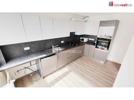 Světlý byt 2+1 po kompletní rekonstrukci, 62 m - Photo 1