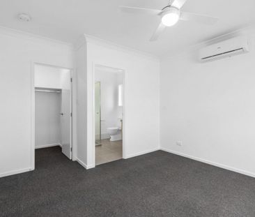 Beautiful Four Bedroom House in the Heart of Victoria Point - Photo 1