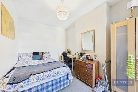 4 bedroom House To Let - Photo 3