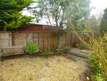 2 bedroom end of terrace house to rent - Photo 4