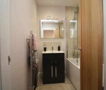 2 bedroom terraced house to rent - Photo 3