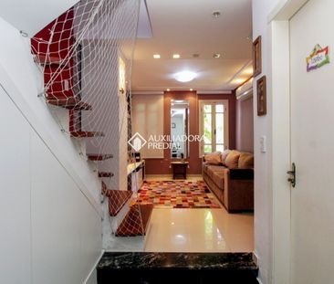 Casa com 3 quartos e 140m² para alugar em Ipanema, Porto Alegre. - Photo 1