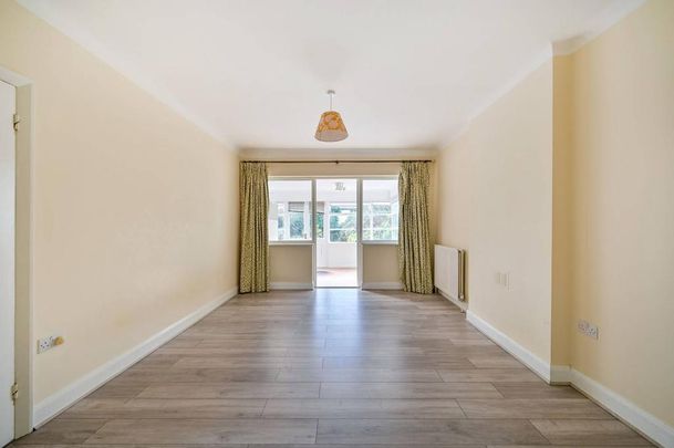 4 bedroom detached house to rent - Photo 1