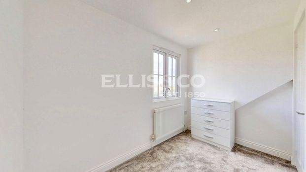 Thorn Close, UB5, Northolt - Photo 1