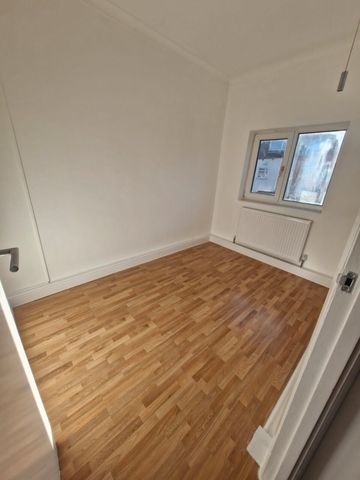 Conway Street, Barnsley - Photo 4