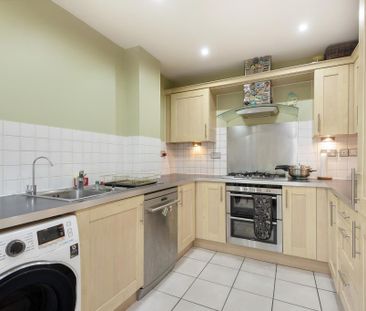 3 bedroom semi-detached house to rent - Photo 4