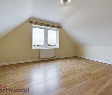 5 bedroom semi-detached house to rent - Photo 2