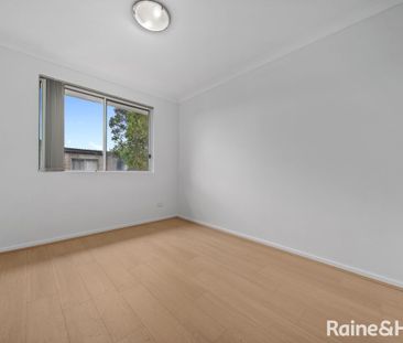 Modern Two Bedroom Unit in Convenient Location - Photo 4