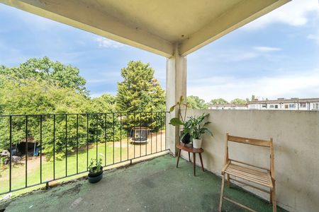 Amblecote Road, London, SE12 - Photo 5