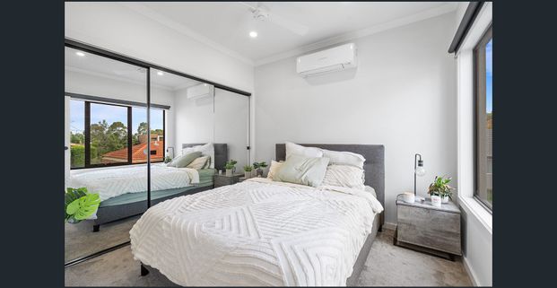 Spectacular Townhouse! - Photo 1