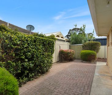 Find flexibility: where low-maintenance living meets generous space - Photo 3