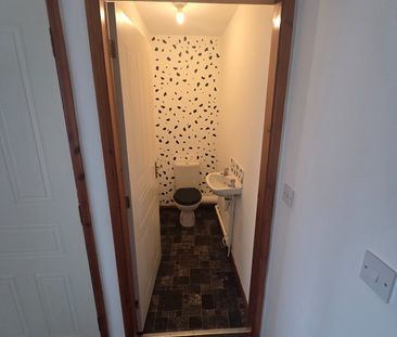 2 Bed Flat, Fountain Court, CH42 - Photo 4