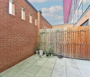 Carriage Way, Deptford, SE8 - Photo 1