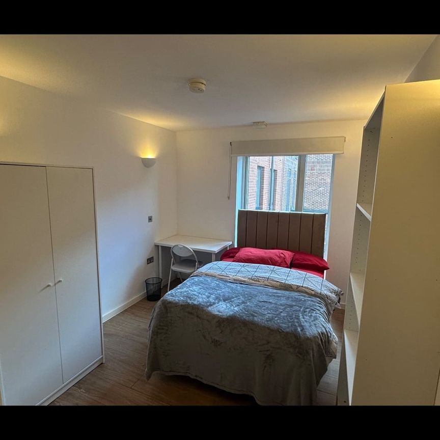 3 Bed Flat, West Green Road, N15 - Photo 1