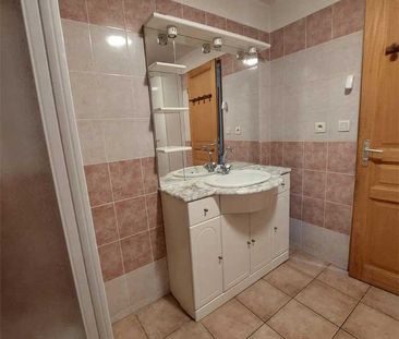Location Appartement 3 pièces 62m² TRANS EN PROVENCE 83720 - Photo 3
