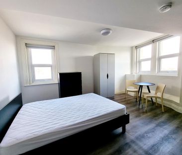 Studio to rent - Photo 6