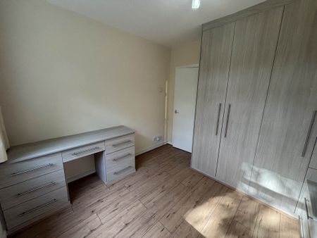 Hilltop Court, Manchester - Photo 4