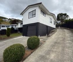 6 Forglen Place, Tawa - Photo 1