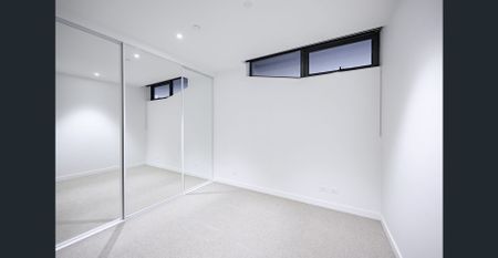 2 Bedroom 2 Bathroom with 1 Carpark @ST Kilda - Photo 2